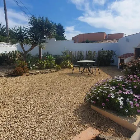 Cheerful 2-bedroom With Private Pool Vila *