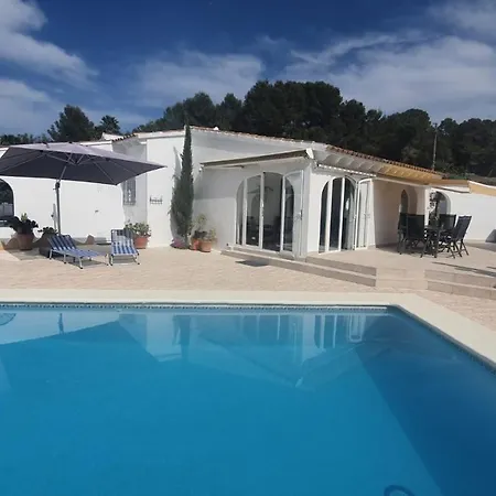 Villa Cheerful 2-bedroom With Private Pool *